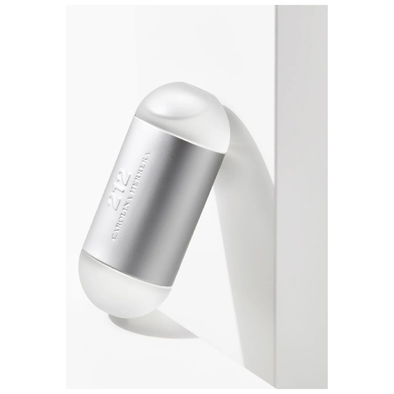 Carolina Herrera 212 NYC Eau de Toilette for Women - Image 3
