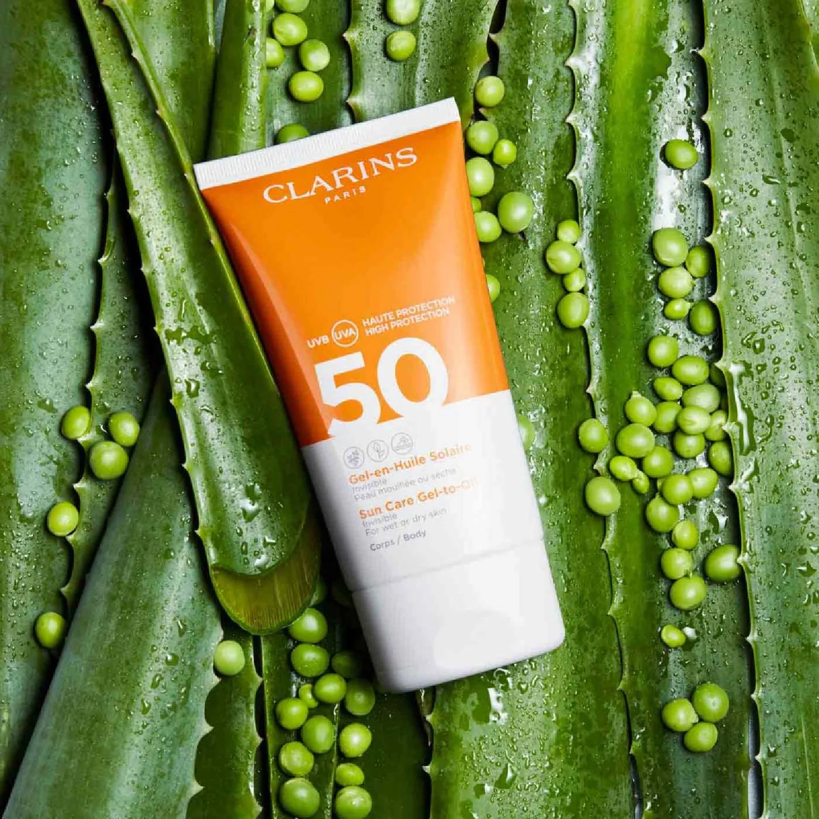 Clarins Sun Care Gel to Oil SPF50 for Everyone - Image 4
