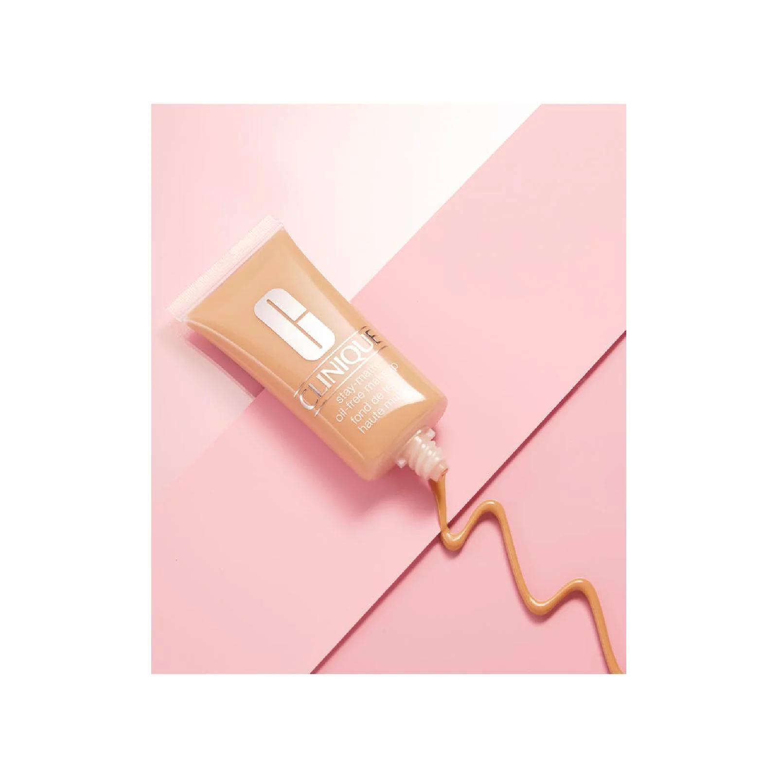 Clinique Stay Matte Oil Free Makeup - Image 3