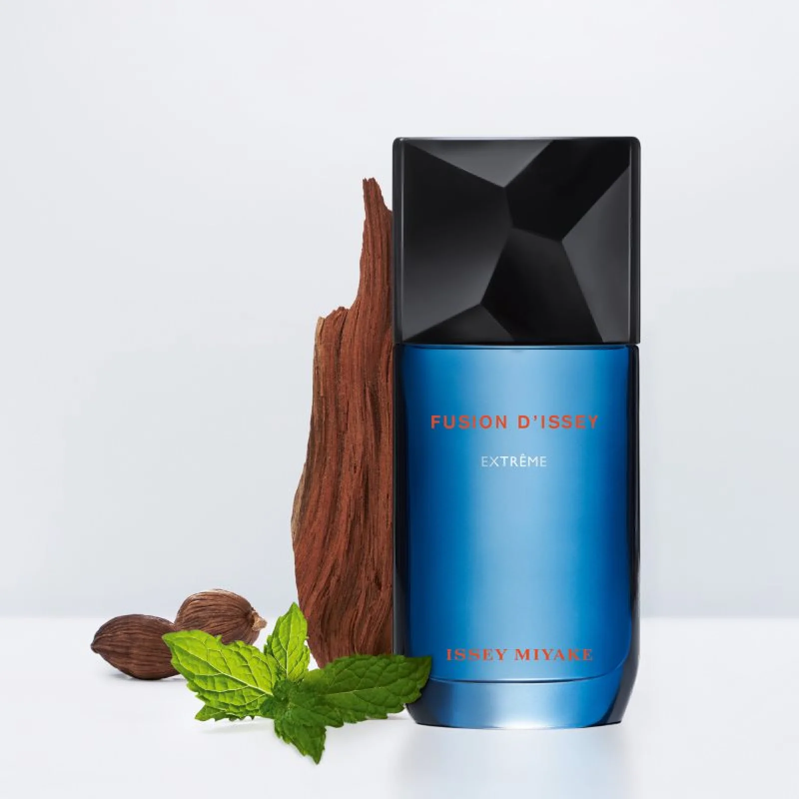 Issey Miyake Fusion D'issey Extreme Eau de Toilette for Men - Image 4