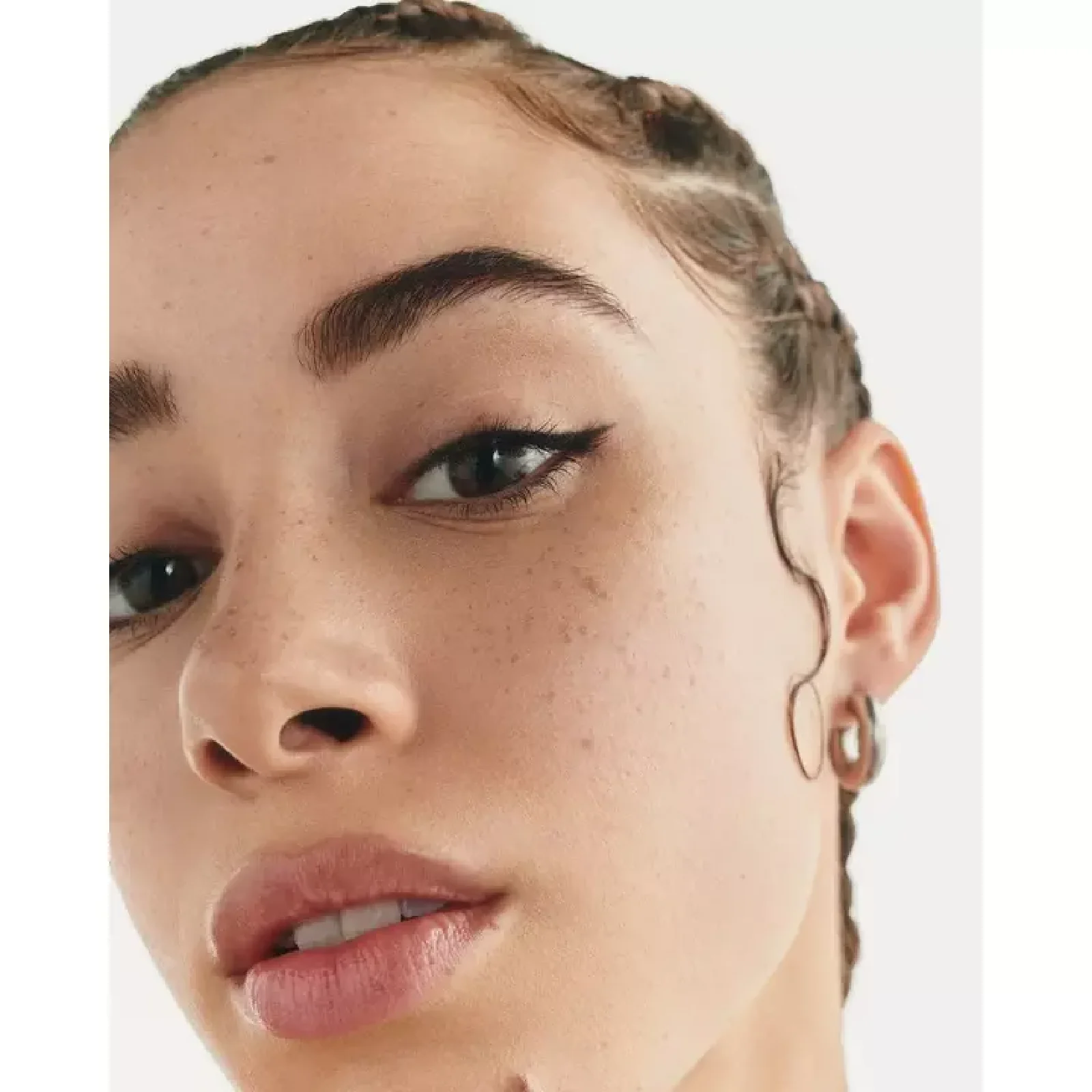Mac Studio Fix Fluid Spf 15 Foundation - Image 16