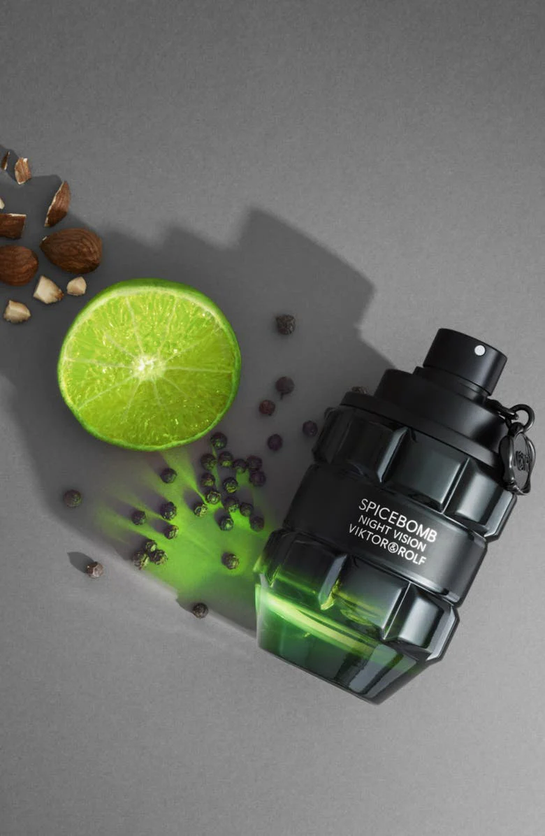 Viktor & Rolf Spicebomb Night Vision Eau de Toilette for Men - Image 10